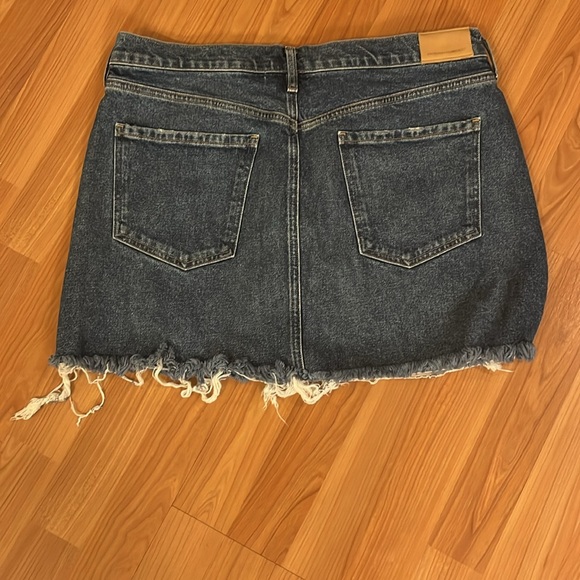 CITIZENS OF HUMANITY Beatnik Denim Mini Skirt. Size 30. Colour: Idlewild - Picture 4 of 10